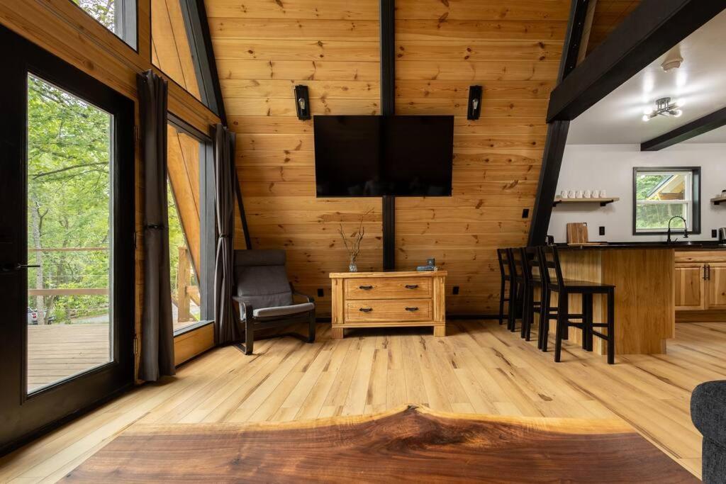 Valhalla Aframes With Hot Tubs & Sauna * Cosby